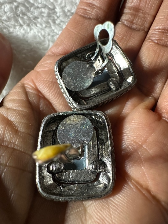 Vintage Silver-Tone Clear Crystal Square Clip-On Earrings-little wear and tear - Picture 3 of 7